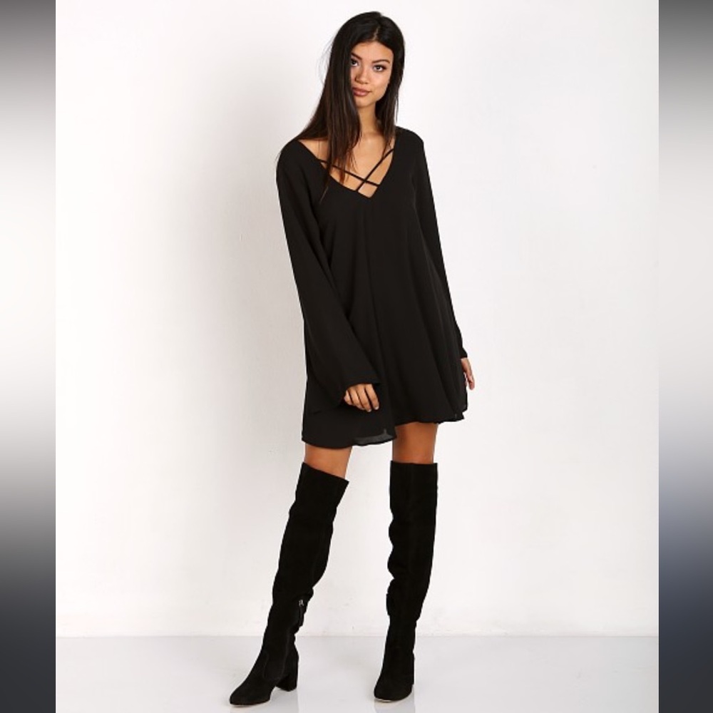 🖤✨ Show Me Your Mumu Black Flowy Bell Sleeve Dress – Size S NWT 🔥